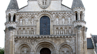 Romansk kirke i Poitiers