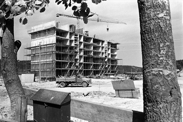 Haugenstua under bebyggelse
