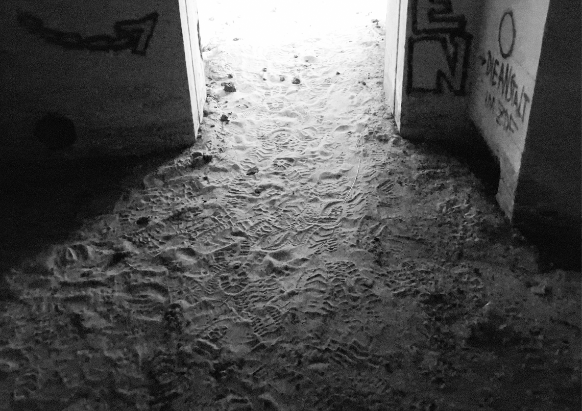 Billede af fodspor i bunker