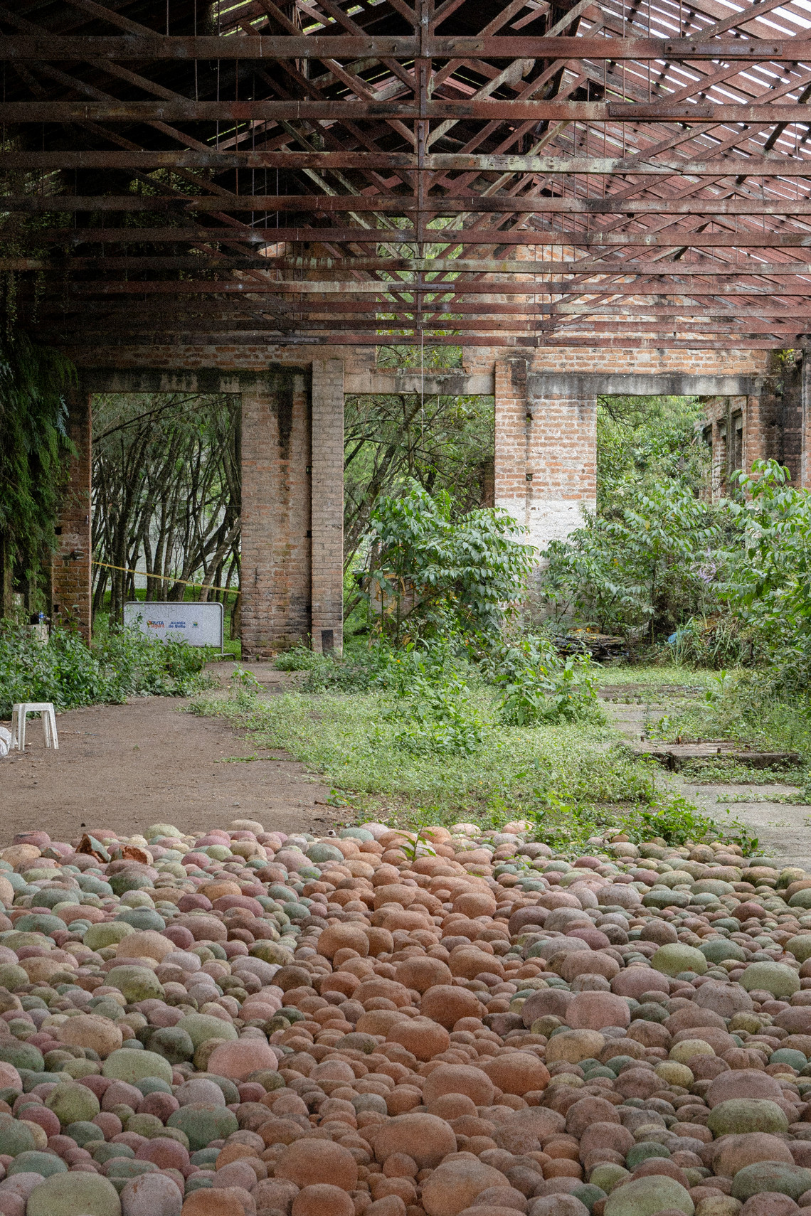 Interior photo of exisiting abandoned building