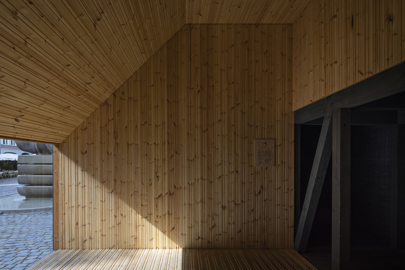 Rum i træpavillon