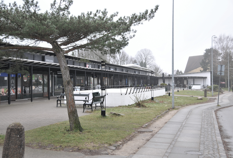 Butiksfacade og forplads, forside, sydtorvet