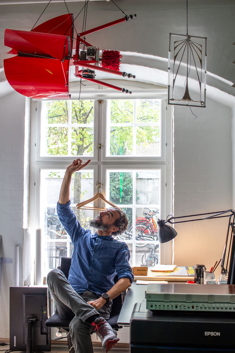 David Garcia på sit kontor på Det Kongelige Akademi