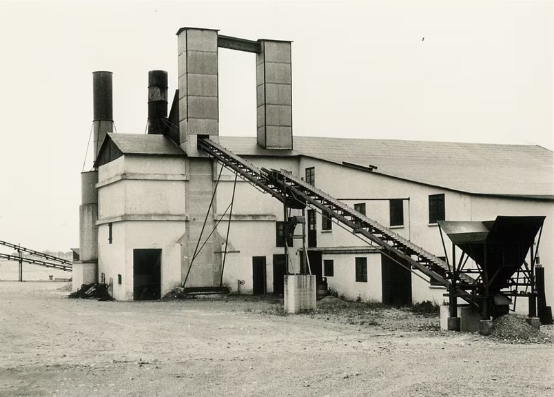 1976
