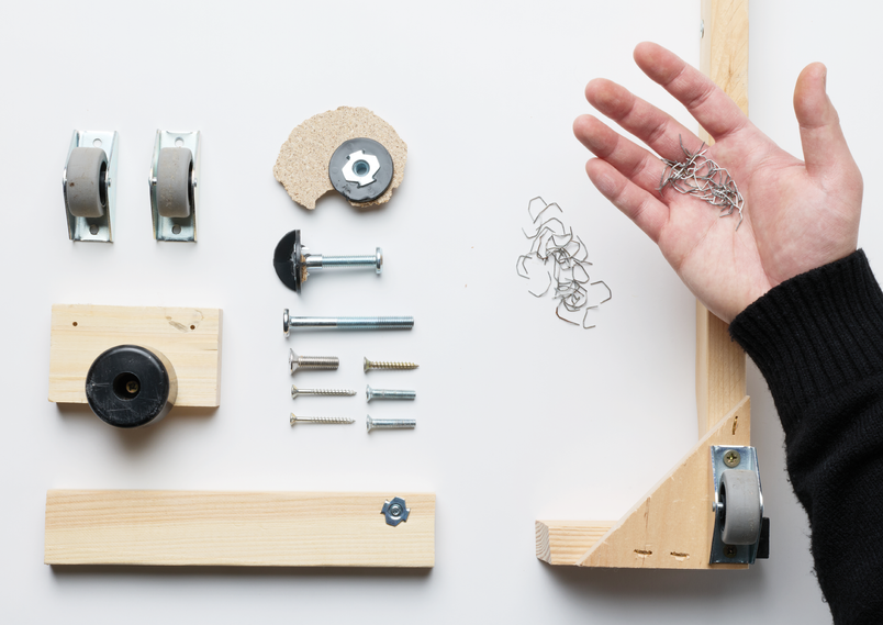 Naphon A. - sofa disassembled