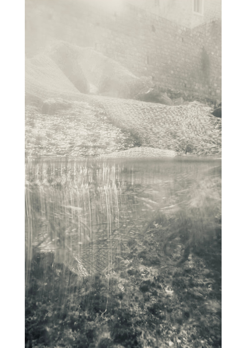 on-site intervention, videostill, jute above/below water, Hydra 2025