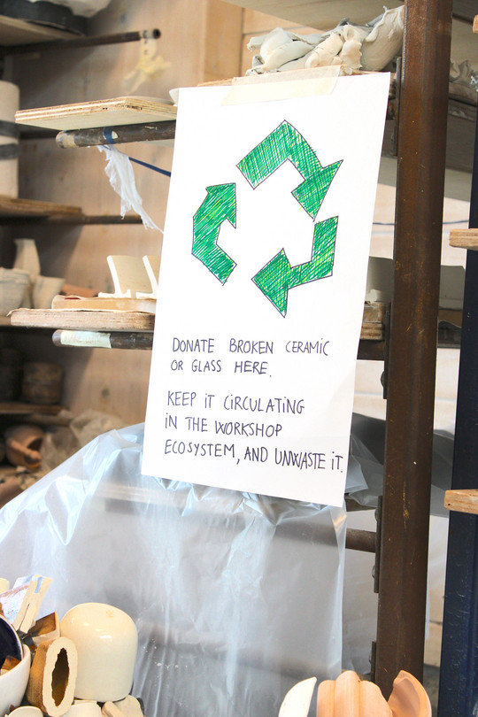 As part of the Bachelor Project , I set up a Mini Recycling Station at the Ceramic workshop. To inspire, and motivate fellow students to donate their waste instead of throwing it in the dumpster.