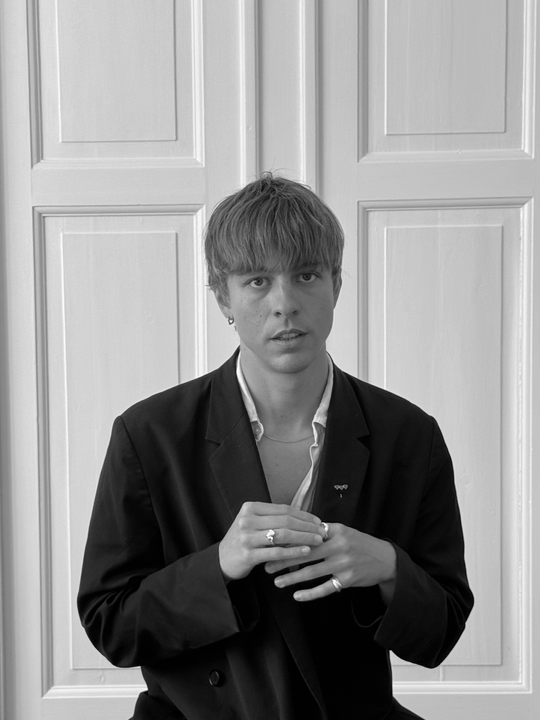 Profile picture in black and white