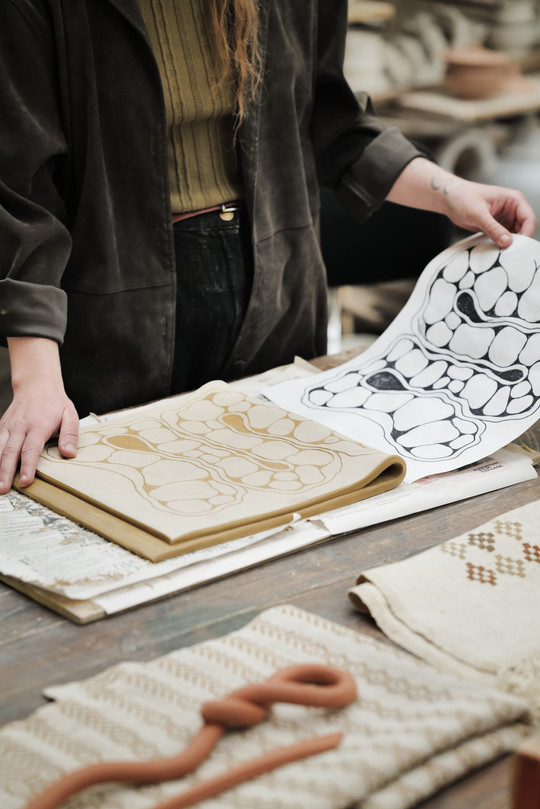 Sgraffito process
