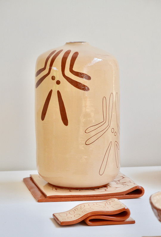 Vase with chromosome illustration