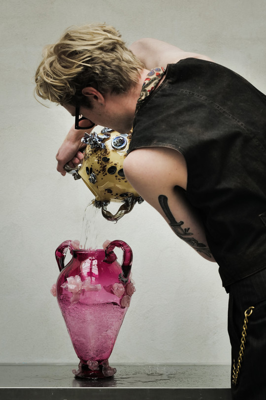 This is literally San Pellegrino that i am pouring from one vase to another