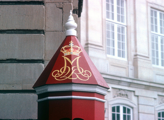 Claus Achton Friis: Sentry box, Amalienborg