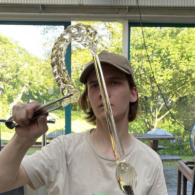 Lartigue Nathan sculpting a glass leaf