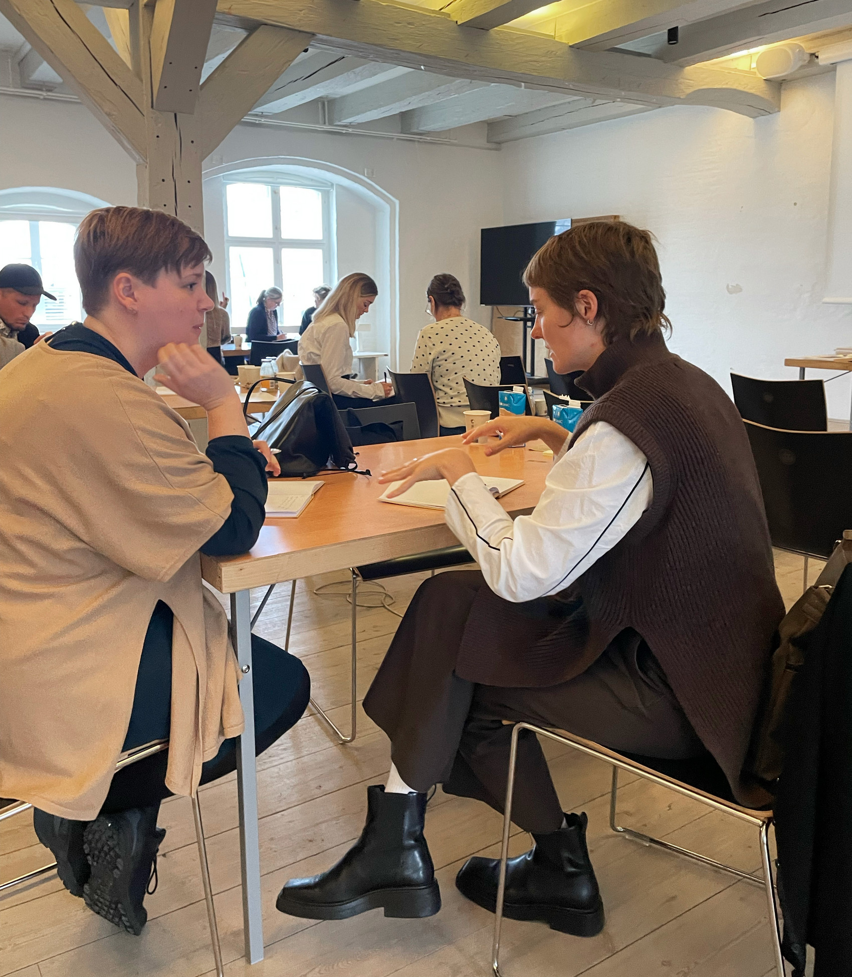 Retorik undervisning – samtale ved bord