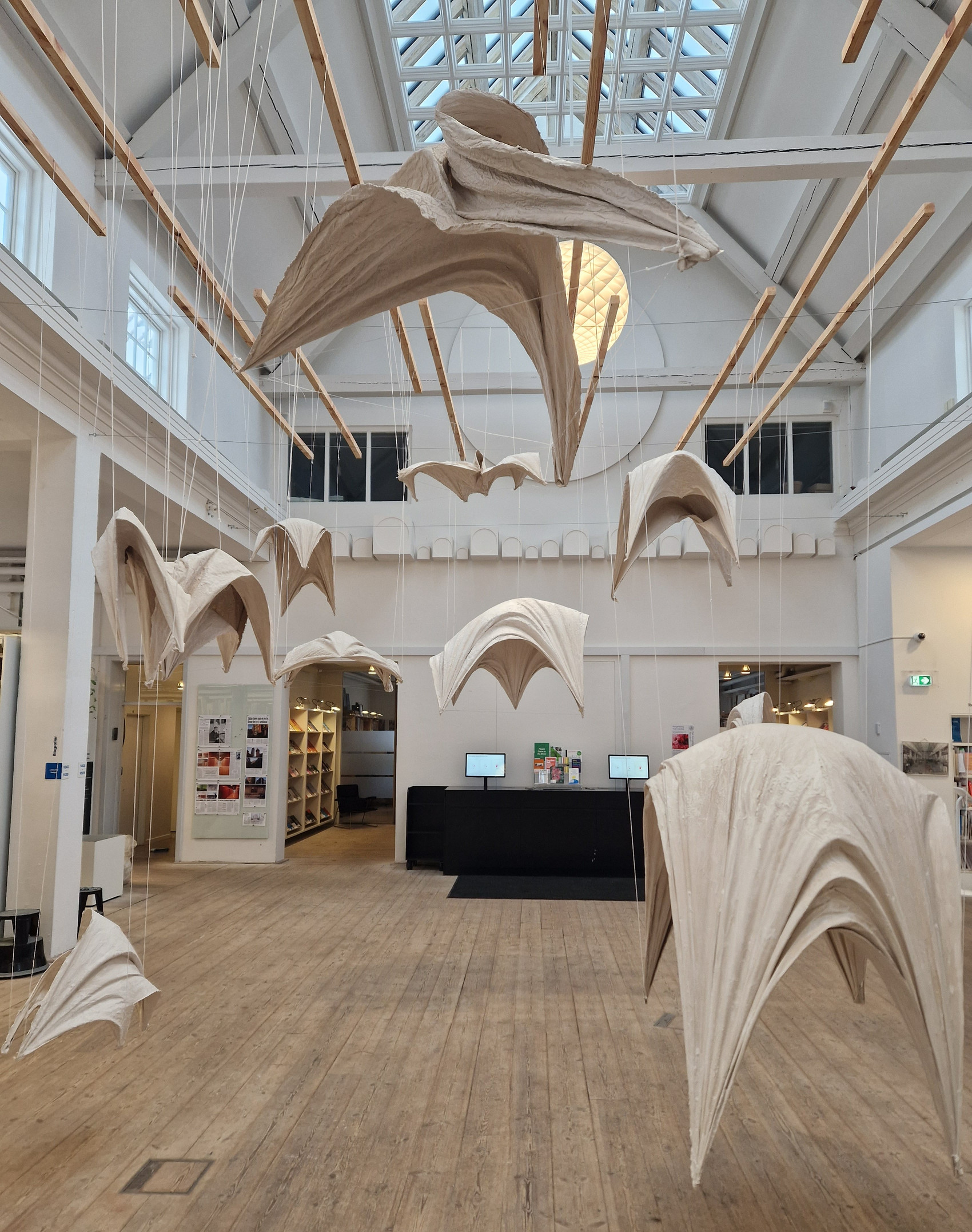 Finding form structures hanging like birds in the air